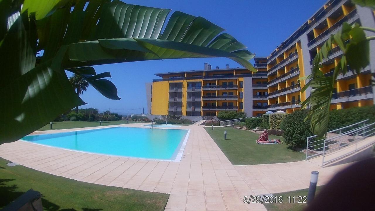 Apartamento Frente Ao Mar Com Piscina De Agua Salgada كوارتيرا المظهر الخارجي الصورة