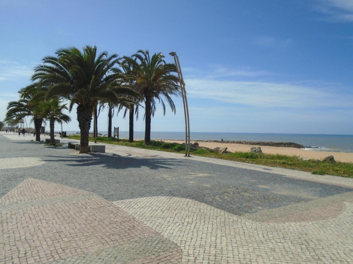 Apartamento Frente Ao Mar Com Piscina De Agua Salgada كوارتيرا المظهر الخارجي الصورة